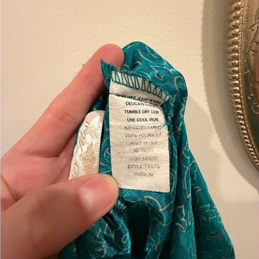 Inner Most Chemise with Robe - Picture 7 of 9